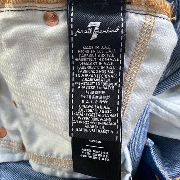 7 for all mankind Monroe Destruction Detail Cut Off Shorts - Picture 14 of 16